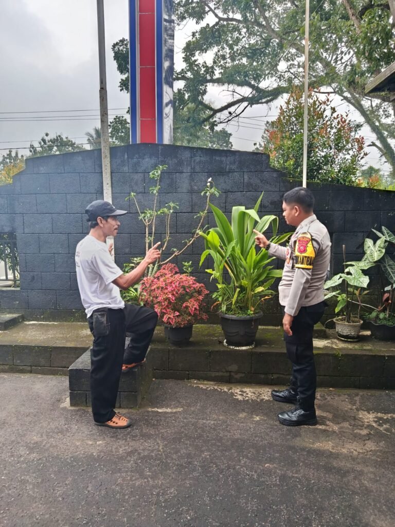 Perkuat Sinergitas, Polsek Cikoneng Sampaikan Himbauan Kamtibmas ke Pemerintah Desa Margaluyu
