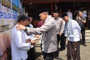 Silaturahmi Kapolda Jabar di Ponpes Darussalam Ciamis, Perkuat Sinergi Polri dan Pesantren dalam Menjaga Kamtibmas