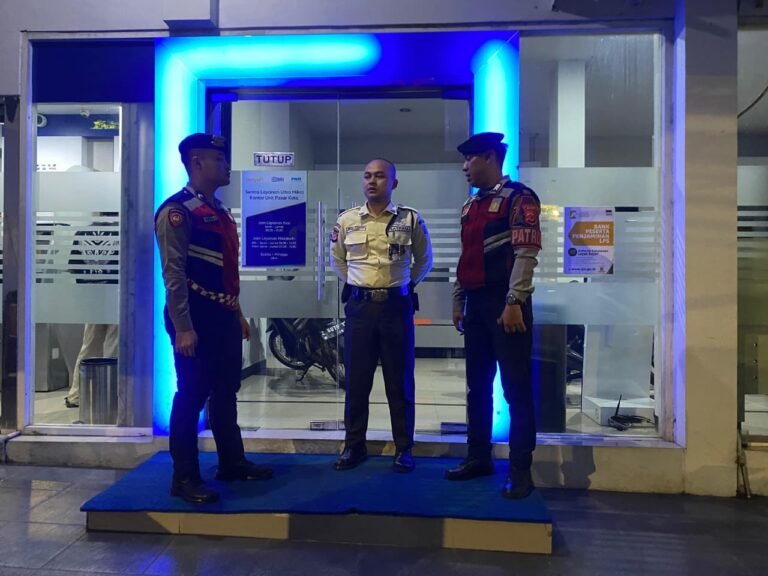 Patroli Dialogis Sat Samapta Polres Ciamis di Kawasan Perbankan, Perkuat Keamanan Objek Vital pada Malam Hari