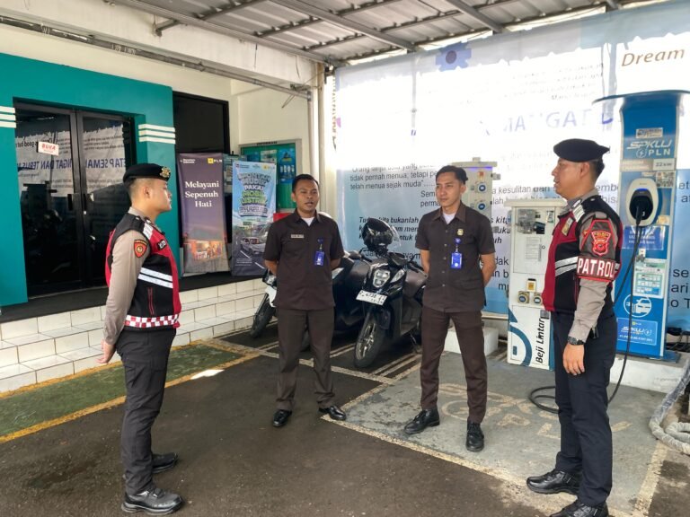 Cipkon Kamtibmas, Sat Samapta Polres Ciamis Patroli Datangi Kantor ULP PLN Ciamis