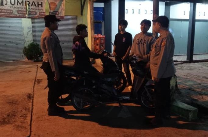 Polsek Sukadana Intensifkan Giat Preemtif dan Pembinaan, Perkuat Peran Kepolisian Jaga Kamtibmas di Malam Libur