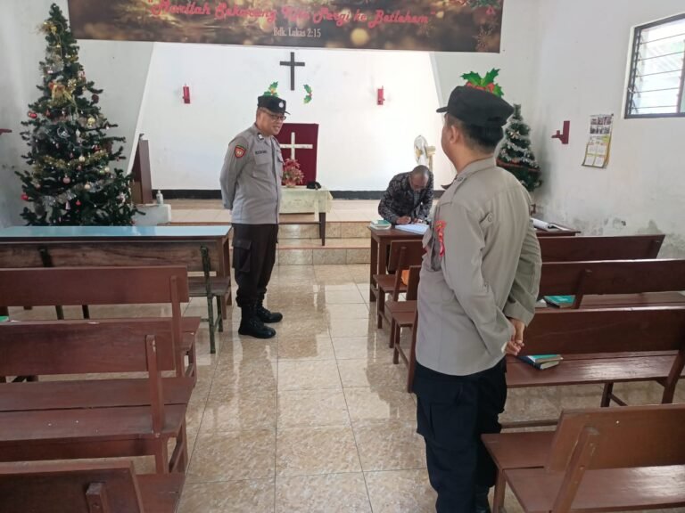 Polsek Cisaga Laksanakan Pengamanan Kebaktian, Wujudkan Peran Kepolisian Jaga Toleransi dan Kamtibmas