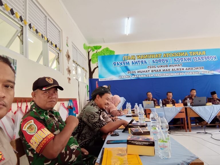 Hadiri RAT, Polsek Cipaku Dukung Penuh Program Koperasi Warga Cigebot Desa Muktisari