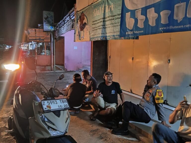 Perkuat Sinergitas, Polsek Sukadana Polres Ciamis Intens Datang ke Warga Beri Imbauan Kamtibmas