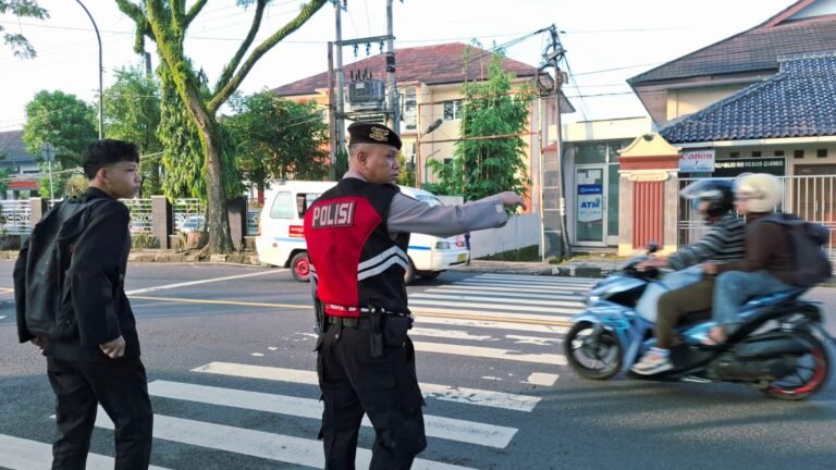 Strong Point Pagi Sat Samapta Polres Ciamis, Wujud Nyata Pelayanan Kepolisian Atur Lalu Lintas di Titik Rawan