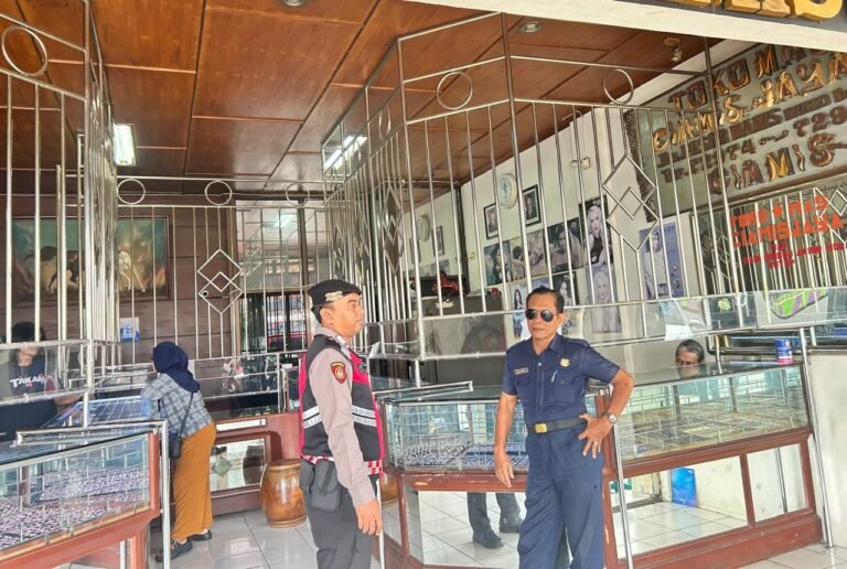 Patroli Dialogis Sat Samapta Polres Ciamis di Objek Vital, Perkuat Keamanan dan Cegah Kriminalitas Sore Hari