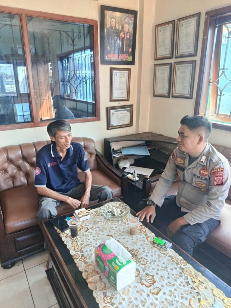 Perkuat Sinergitas, Polsek Cikoneng Koorkom Kamtibmas Datangi Tokoh di Desa Margaluyu