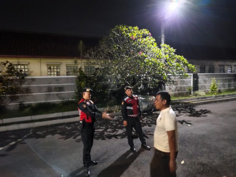 Patroli Dialogis Sat Samapta Polres Ciamis di Perumahan Buana Sudirman, Wujud Kehadiran Polisi Jaga Kamtibmas Malam Hari