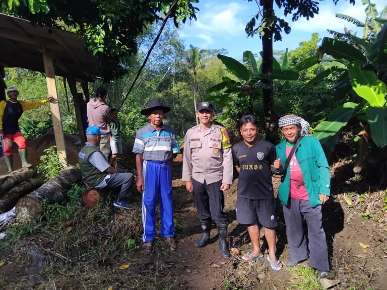 Perkuat Sinergitas, Polsek Cikoneng Polres Ciamis Koorkom ke Warga di Bojongsari
