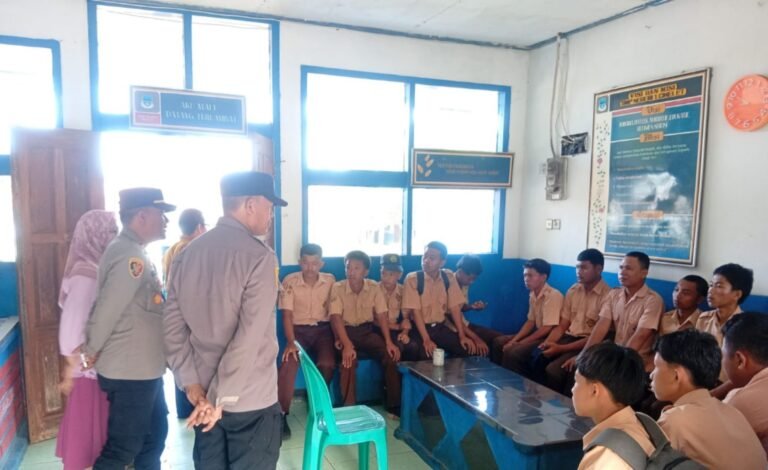 Cegah Kenakalan Remaja, Polsek Cikelet Berikan Pembinaan ke Siswa SMPN 1 Cikelet