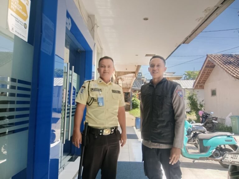 Cipkon Kamtibmas, Polsek Cikoneng Polres Ciamis Asistensi ke Satpam Bank BRI Sindangkasih