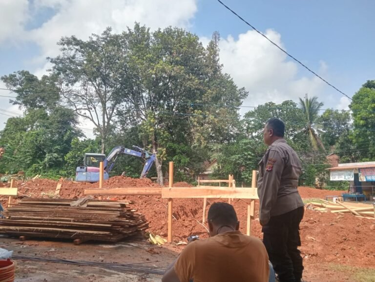 Dukung Program Prioritas Presiden, Polsek Sukadana Polres Ciamis Ikut Pantau Progres KDMP