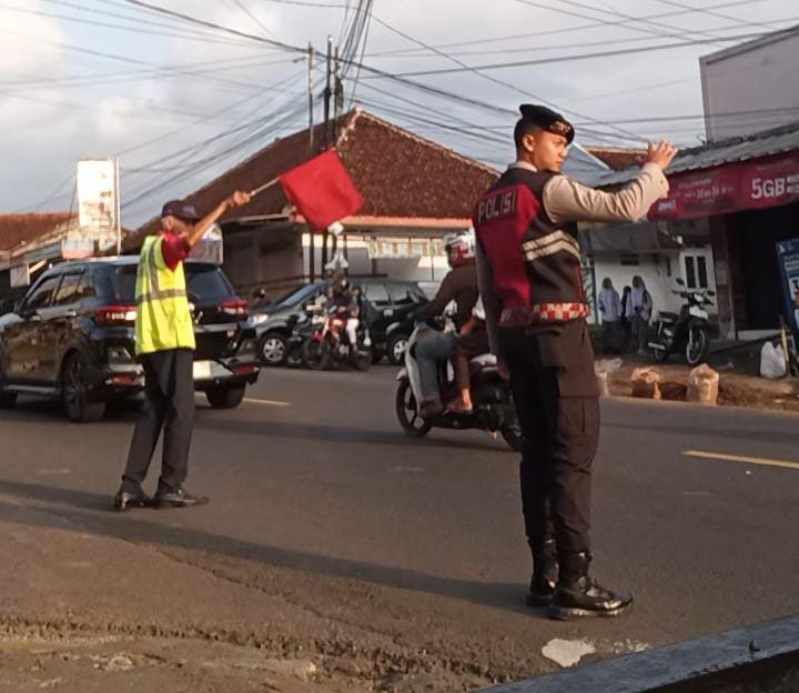 Polres Ciamis Hadirkan Pelayanan Pagi Hari Lewat Strong Point, Wujudkan Kamseltibcar Lantas di Titik Rawan