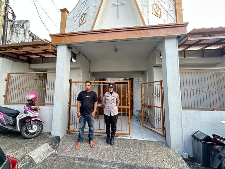 Berikan Rasa Aman, Polres Ciamis Pam Kegiatan Ibadah di Gereja Pantekosta Ciamis
