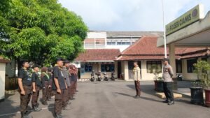 Polsek Ciamis Polres Ciamis Binlat Rutin Saka Bhayangkara Banjarsari di Makopolsek