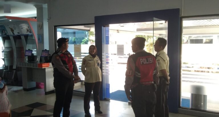 Jaga Harkamtibmas, Sat Samapta Polres Ciamis Patroli Dialogis ke Area Perbankan di Pusat Kota