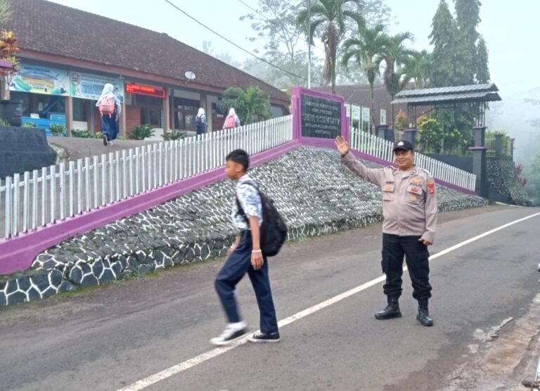 Polsek Sukadana Hadirkan Pelayanan Pagi, Strong Point Wujudkan Kamseltibcarlantas