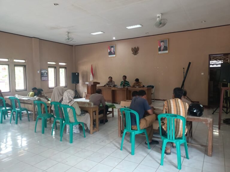 Polsek Cisaga Polres Ciamis, Ikuti Rapat Pelaksanaan PTSL di Desa Kepel