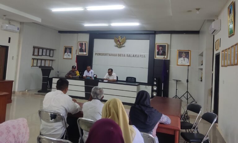 Perkuat Sinergitas, Polsek Sukadana Polres Ciamis Hadiri Rapat Minggon di Desa Salakaria