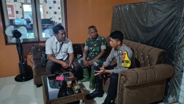 Perkuat Sinergitas, Polsek Cikoneng Koorkom Kamtibmas ke Perangkat Desa Cimari