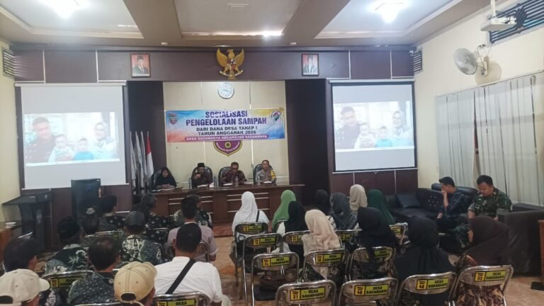 Dukung Pemerintah Atasi Sampah Plastik, Polsek Ciamis Hadiri Penyuluhan di Desa Sadananya