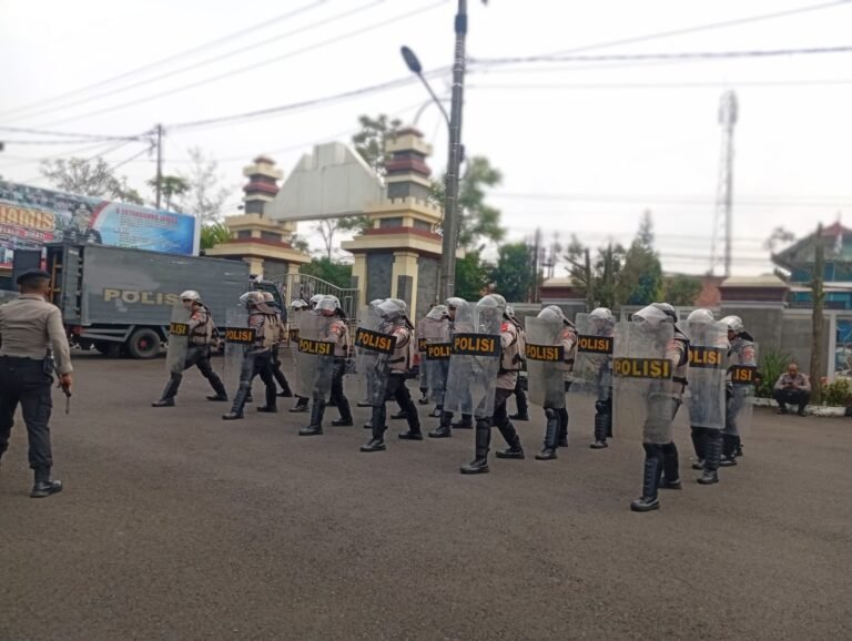 Polres Ciamis Tingkatkan Kesiapsiagaan Personel Melalui Latihan Dalmas Rutin