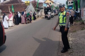 Upaya Menjaga Arus Kendaraan Pada Jam Rawan Sore, Polsek Samarang Lakukan Pengaturan Lalu Lintas Sore