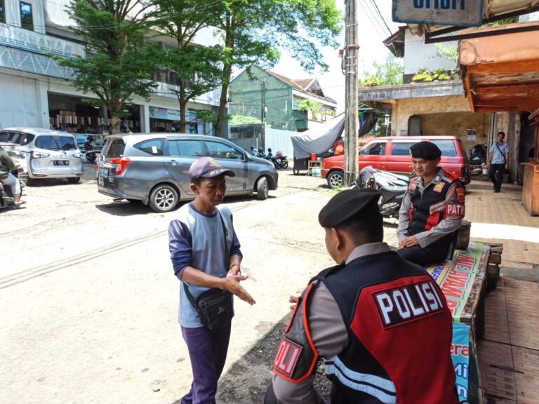 Patroli Dialogis Sat Samapta Polres Ciamis di Objek Vital, Wujud Kehadiran Polisi Berikan Rasa Aman kepada Masyarakat