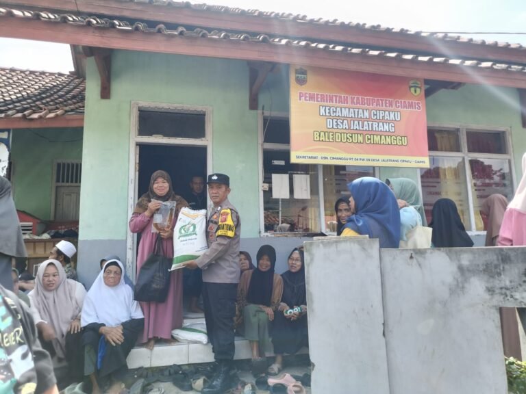 Polres Ciamis Monitoring Penyaluran Bantuan Pangan di Cipaku, Pastikan Aman dan Tepat Sasaran