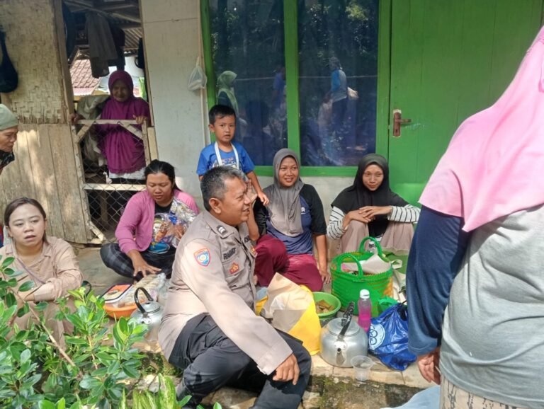 Perkuat Sinergitas, Polsek Sukadana Polres Ciamis Intens Datang ke Warga Beri Imbauan Kamtibmas
