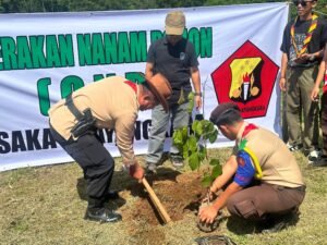 Indonesia Asri, Polres Ciamis Bersama Saka Bhayangkara Galakan Gerakan Nanam Pohon
