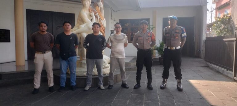 Berikan Rasa Nyaman, Polres Ciamis Siagakan Personel di Gereja St. Yohanes Pembabtis