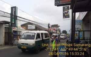 Polsek Samarang Intensifkan Pengaturan Lalu Lintas Sore Hari, Wujudkan Kamseltibcar Lantas yang Kondusif