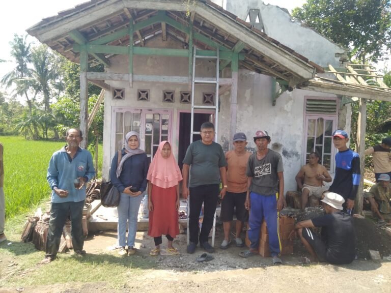 Peninjauan Rehabilitasi Rumah Warga Pamarican oleh Forwapi DPC Ciamis dan BAZNAS