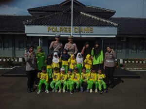 Polres Ciamis Tanamkan Kesadaran Tertib Lalu Lintas Sejak Dini Melalui Program Polisi Sahabat Anak