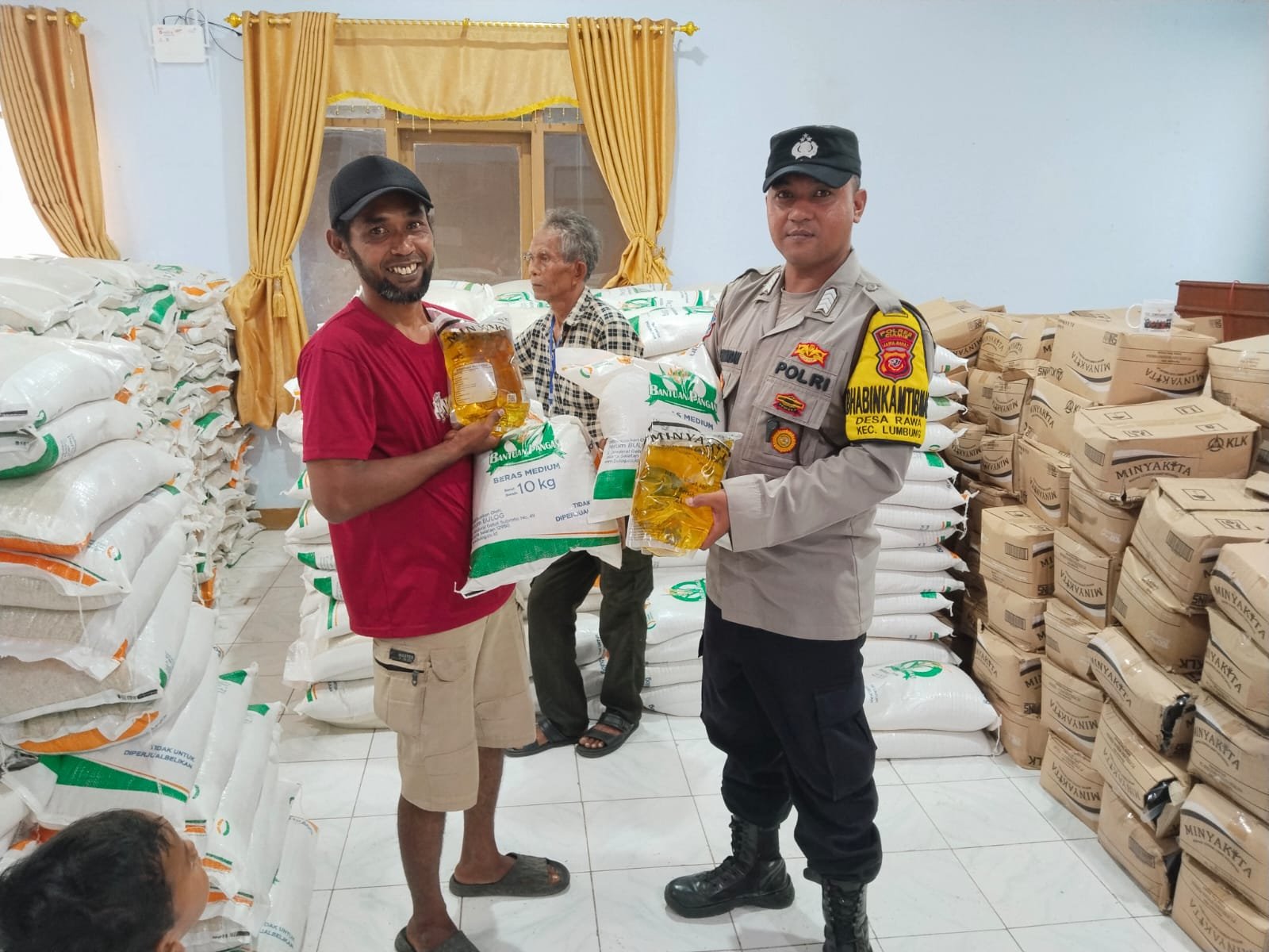 Polsek Kawali Monitoring Penyaluran Bantuan Pangan di Lumbung, Tekankan Tepat Sasaran dan Kondusifitas