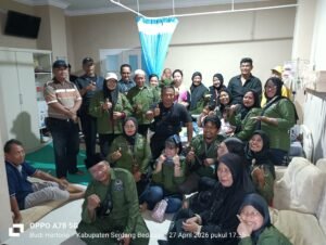 Keluarga Besar PPP-AD 0204/DS Kota Tebing Tinggi Jenguk Mitra Organisasi Yang Sakit