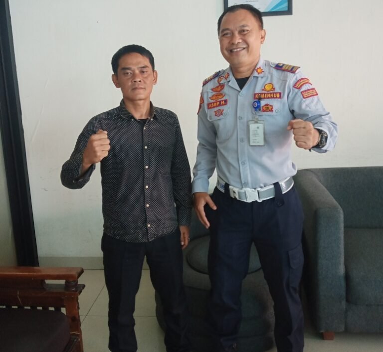 Pererat Sinergi, Tim Media Jejak-Kriminal Silaturahmi ke Kantor Pengelola Terminal Leuwi Panjang