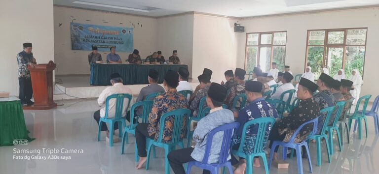 Polsek Kawali Polres Ciamis Turut Hadiri Pelepasan Jamaah Haji Asal Kecamatan Lumbung