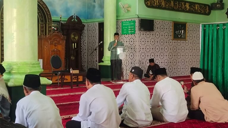 Polsek Kawali Polres Ciamis Turut Hadiri Pelepasan Jamaah Haji Asal Kecamatan Jatinagara