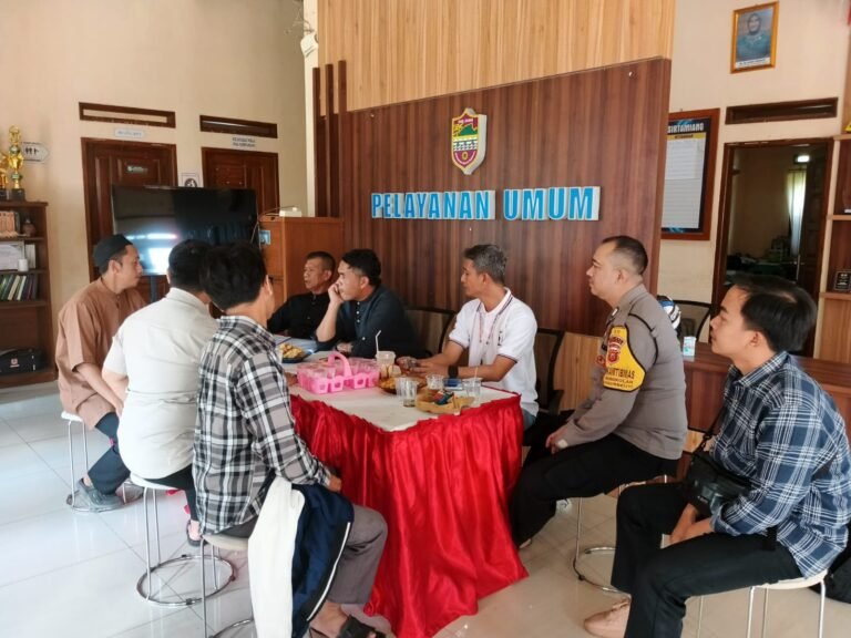 Polsek Cihaurbeuti Ikut Awasi Pemilihan Bakal Calon Kepala Desa PAW di Desa Pasirtamiang