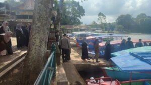 Polsek Panjalu Polres Ciamis Monitoring Kegiatan Warga di Obwis Situ Lengkong Panjalu