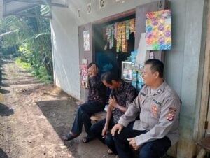 Perkuat Sinergitas, Polsek Sukadana Polres Ciamis Intens Datang ke Warga Beri Imbauan Kamtibmas