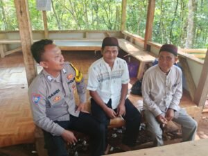 Perkuat Sinergitas, Polsek Sukadana Polres Ciamis Koorkom Kamtibmas Bersama Warga Desa