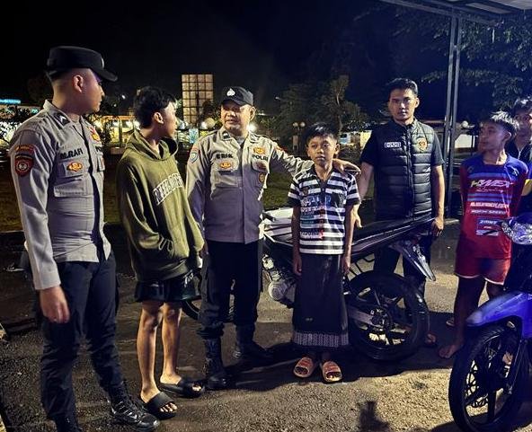 Patroli Dini Hari Polsek Sukadana Perkuat Kamtibmas, Polisi Antisipasi Kejahatan dan Gangguan di Waktu Rawan