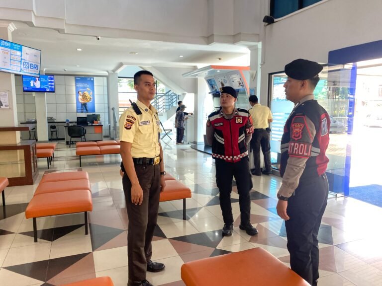 Patroli Dialogis Polres Ciamis Perkuat Pengamanan Objek Vital, Polisi Hadir Ciptakan Rasa Aman di Perbankan
