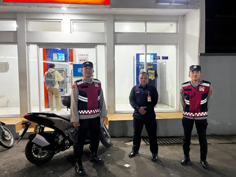 Patroli Blue Light Polsek Cihaurbeuti Tingkatkan Keamanan Malam Hari, Polisi Tekan Potensi Kriminalitas di Wilayah Rawan