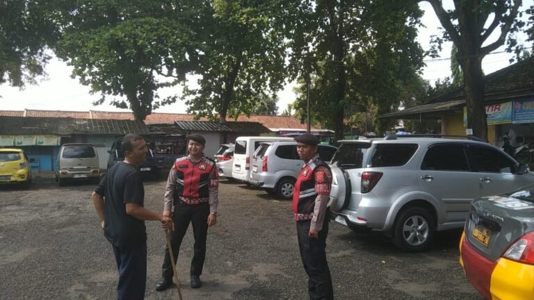Sat Samapta Polres Ciamis Gencarkan Himbauan Kamtibmas di Terminal, Polisi Ajak Masyarakat Tingkatkan Kewaspadaan