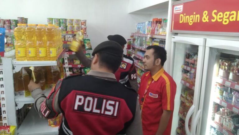 Patroli Sat Samapta Polres Ciamis Pantau Harga Bahan Pokok, Polisi Pastikan Ketersediaan Aman dan Cegah Penimbunan
