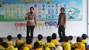 Sat Lantas Polres Ciamis Laksanakan Edukasi Program Polsanak Kepada Siswa-Siswi SDN 1 Mekarjadi